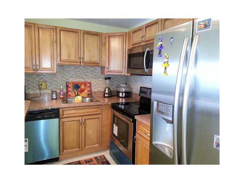 UPGRADED 1 BEDROOM I 1/2 CONDO IN INVERRARY FOR RENT, PROPERTYCAN BE RENTED AS FURNISHED OR UNFURNISED. UNFURNISHED $850.00