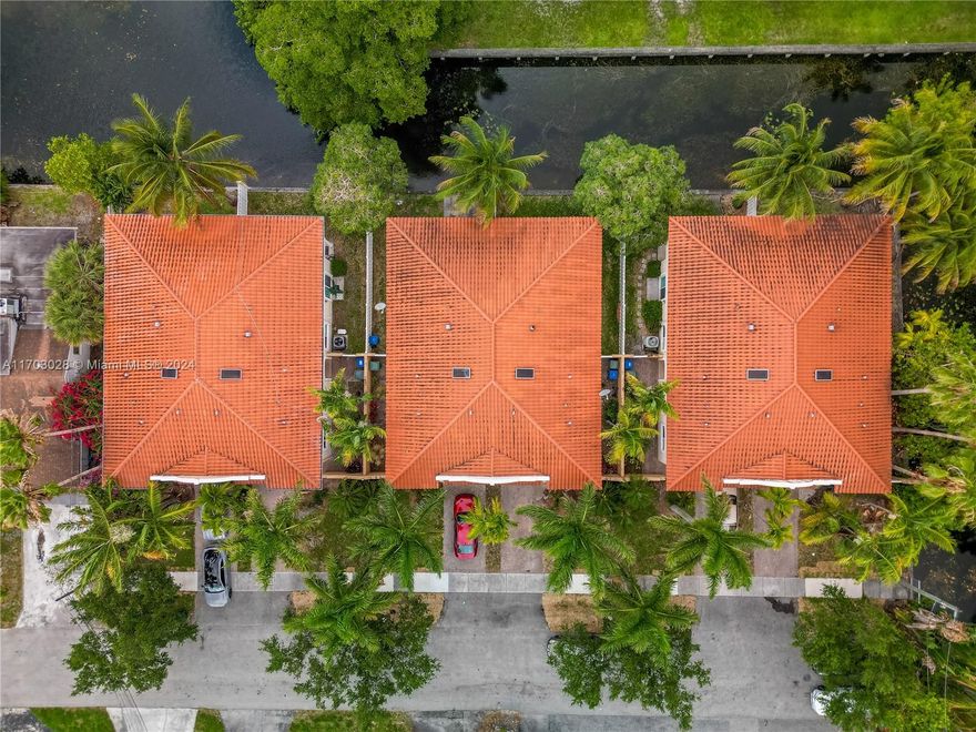 Prime investment opportunity to own a fully leased, income-producing property at Oakland Park.This meticulously maintained complex features 6 modern, side-by-side waterfront villas, each offering contemporary finishes totaling almost 12,000 sq ft under air. Each unit boasts European-style kitchens with granite countertops, stainless steel appliances, spacious bedrooms, and 9-foot ceilings with a dramatic 20-foot skylight. Individually metered for water and electricity. Four units are leased long-term, while two units generate additional income through short-term rentals, offering a diversified revenue stream. Situated in a desirable Oakland Park location, the property is close to parks, trendy boutiques, dining, and entertainment, making it highly attractive to tenants. A MUST SEE...