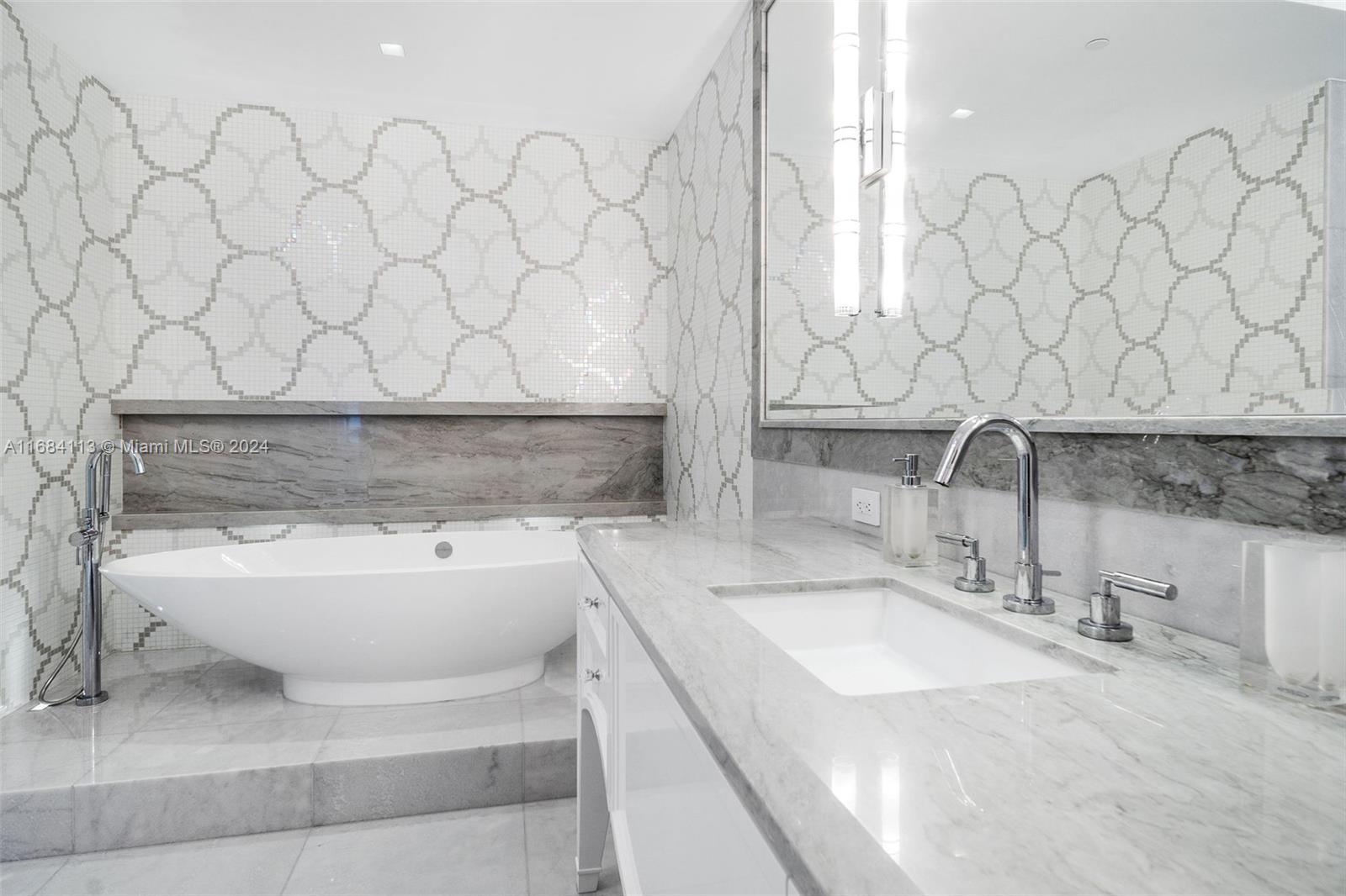 BAL HARBOUR NORTH SOUTH C - Residential