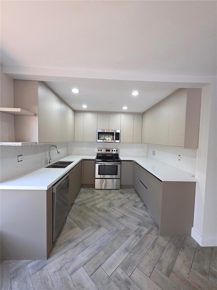 RAMBLEWOOD SOUTH - Residential