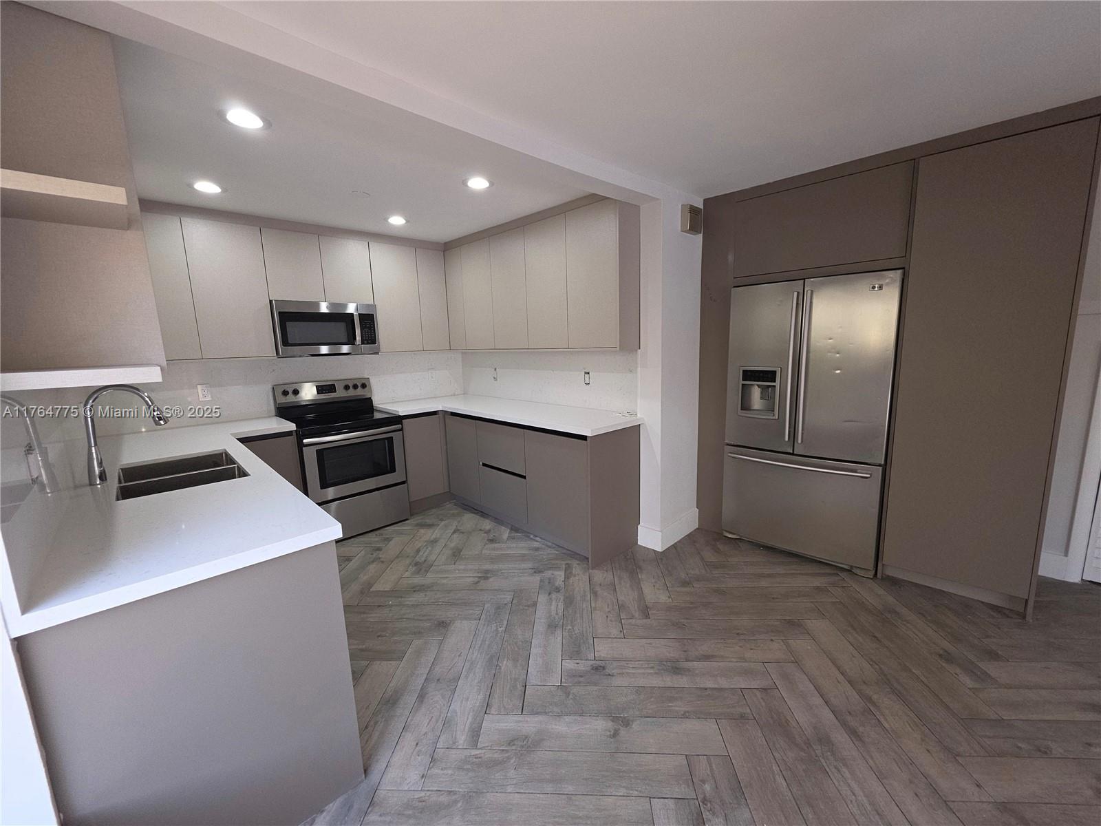 RAMBLEWOOD SOUTH - Residential
