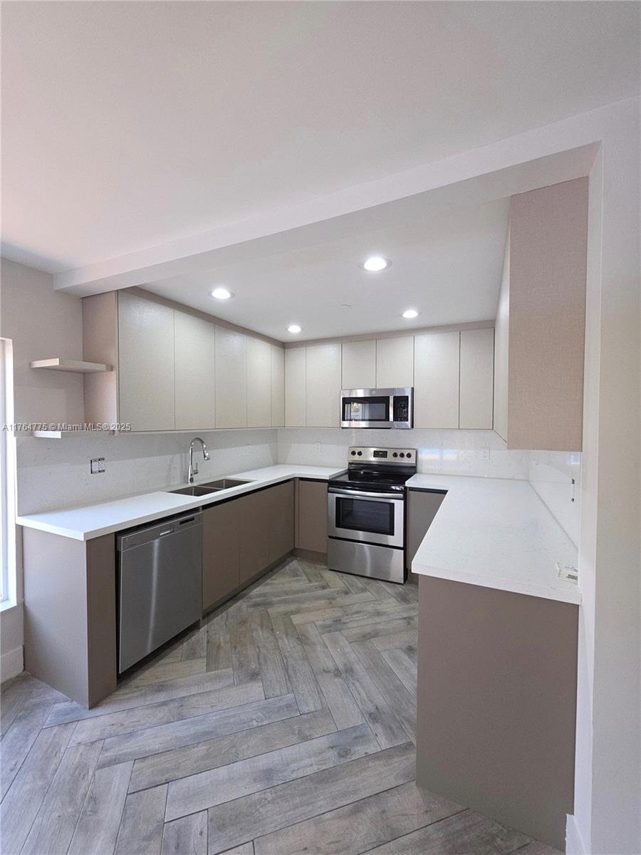 RAMBLEWOOD SOUTH - Residential