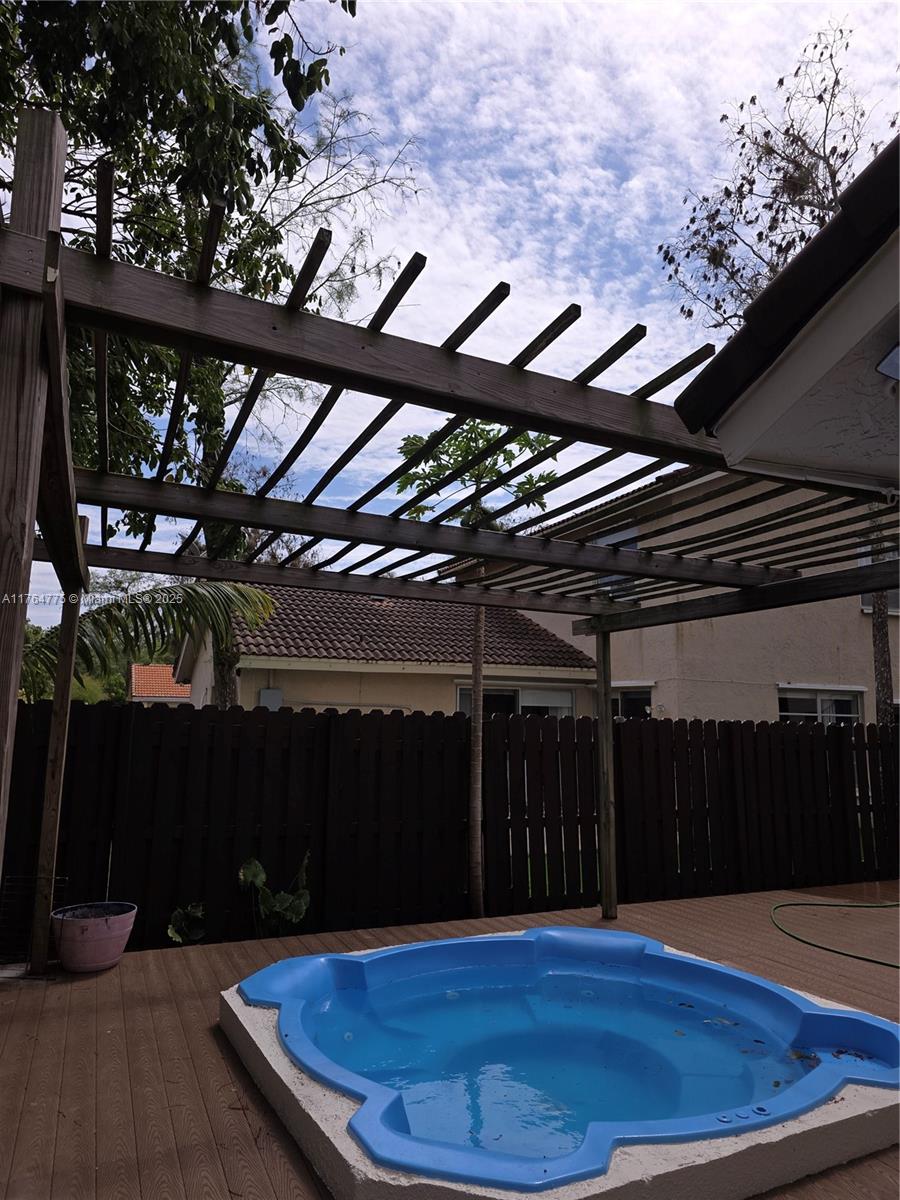 RAMBLEWOOD SOUTH - Residential