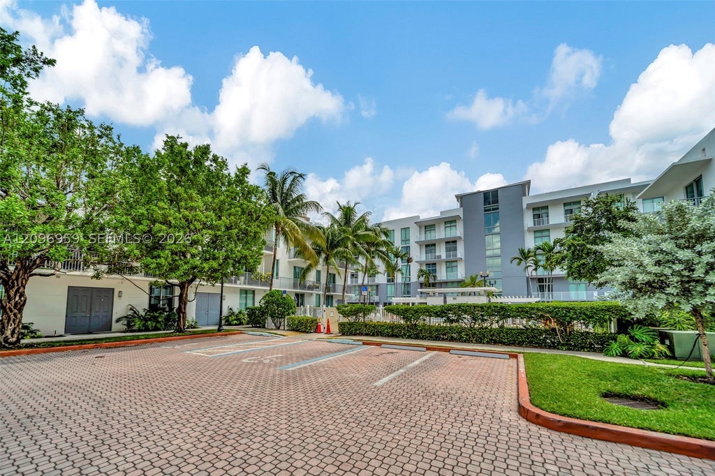 Photo of 2100 Van Buren St #508, Hollywood, FL 33020 (MLS # A12096959)