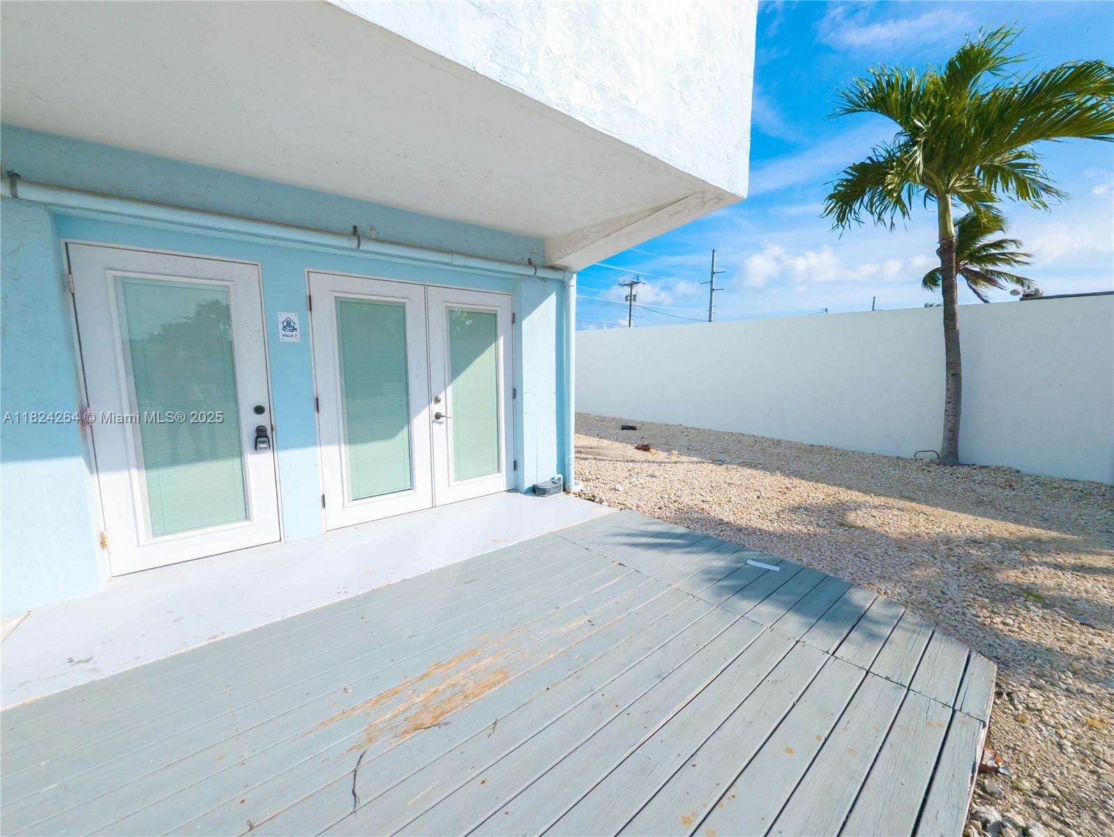 Rental Property at 74560 Overseas Hwy 7, Islamorada, Monroe County, Florida - Bedrooms: 1 
Bathrooms: 1  - $2,599 MO.