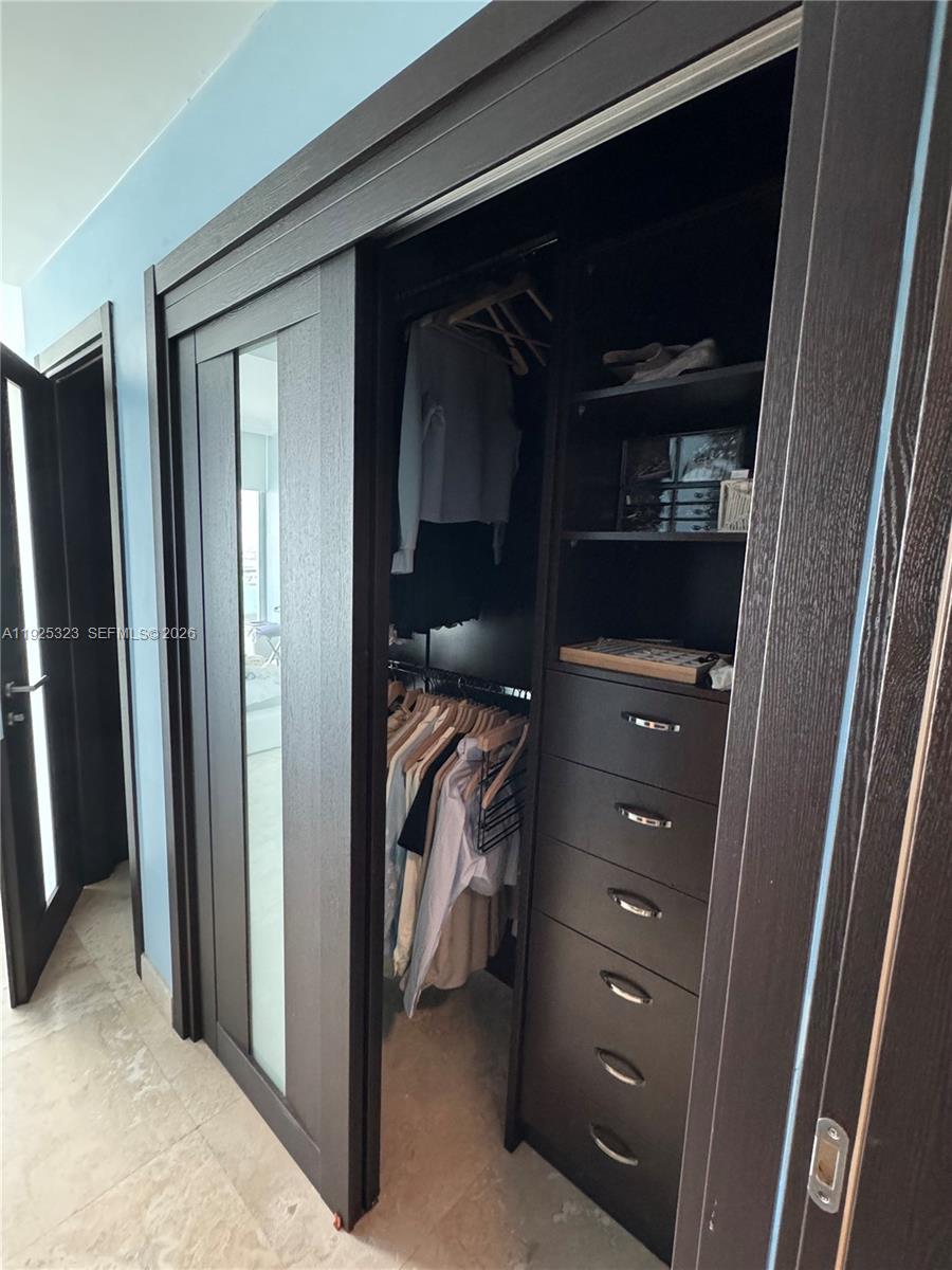 900 BISCAYNE BAY CONDO - Residential Lease