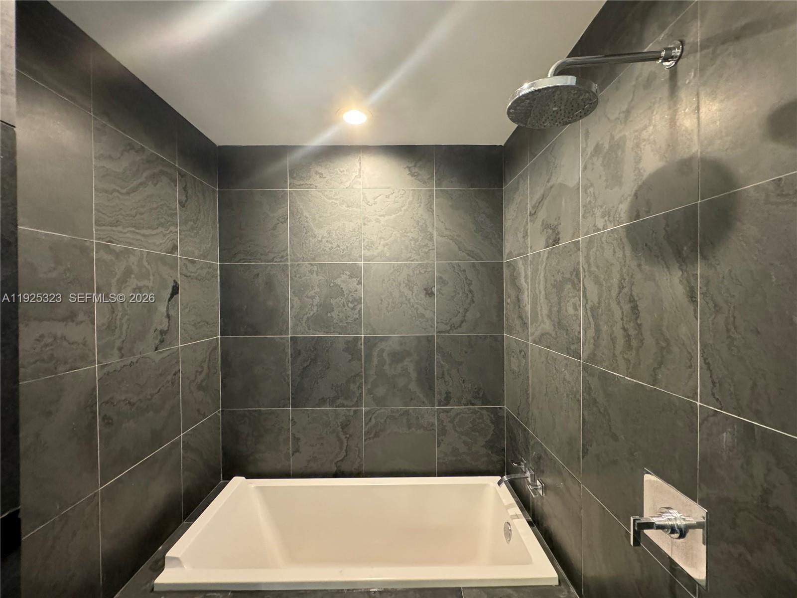 900 BISCAYNE BAY CONDO - Residential Lease