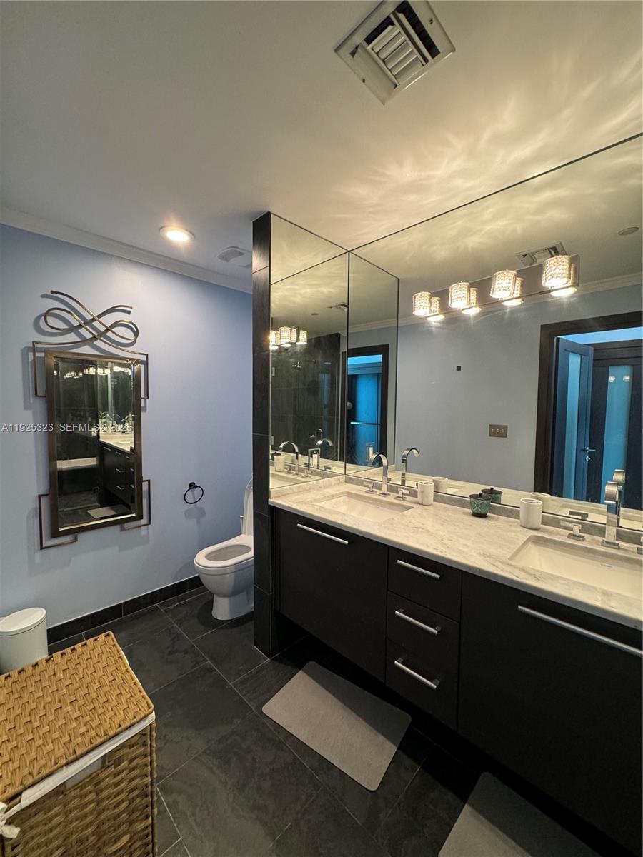 900 BISCAYNE BAY CONDO - Residential Lease