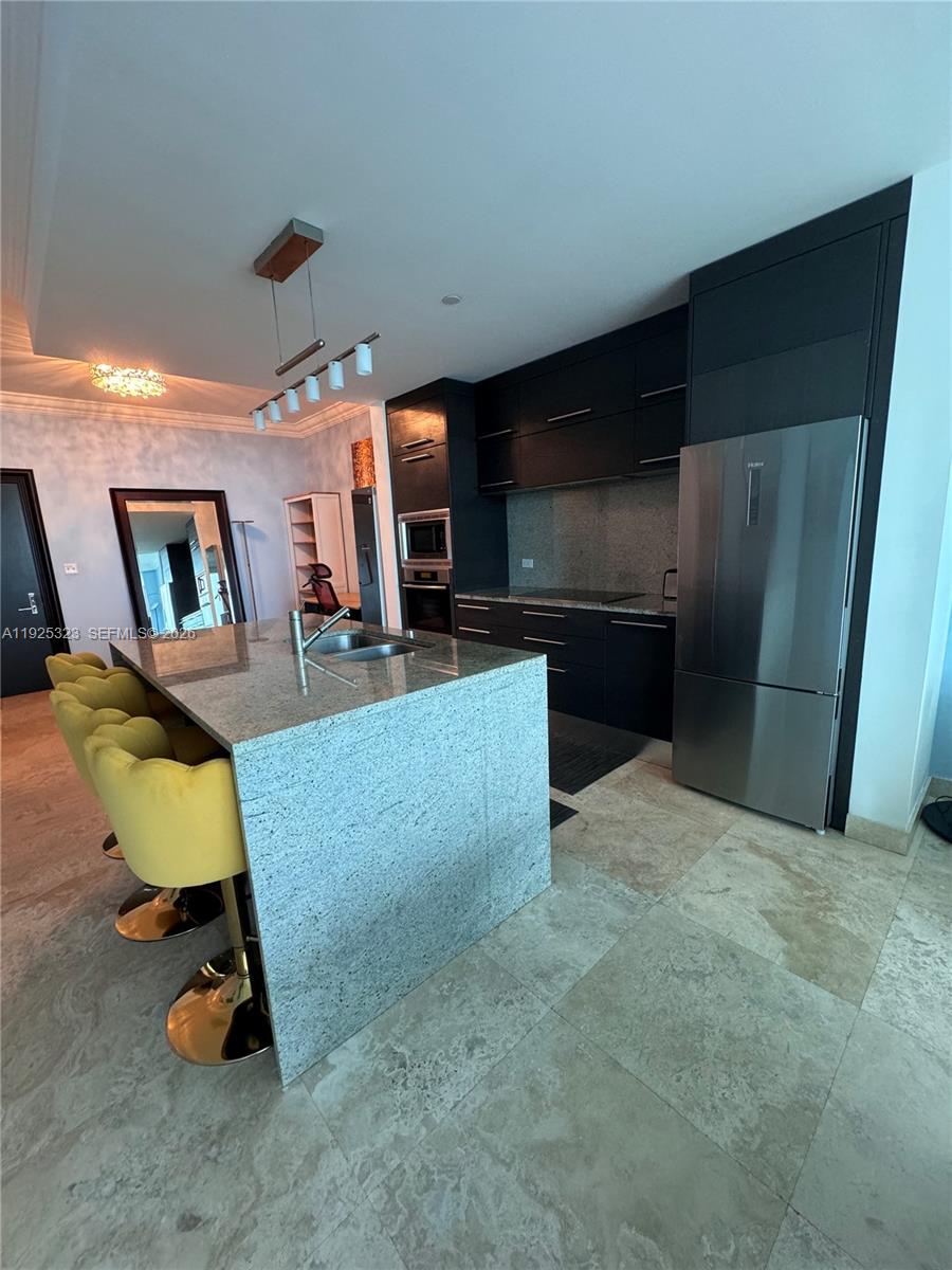 900 BISCAYNE BAY CONDO - Residential Lease