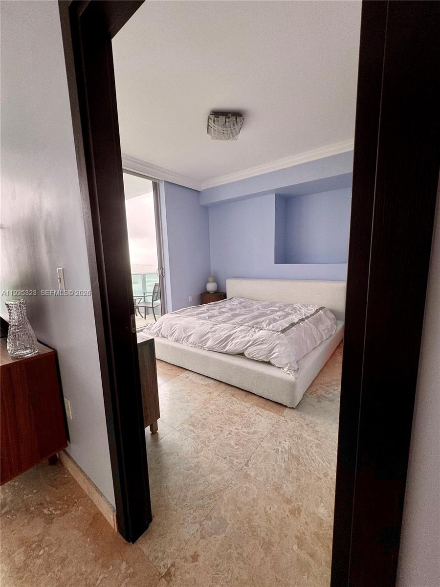 900 BISCAYNE BAY CONDO - Residential Lease