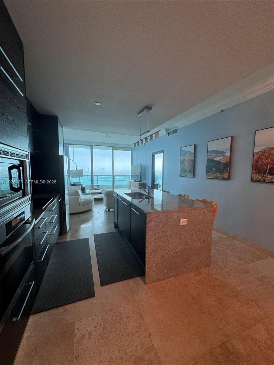 900 BISCAYNE BAY CONDO - Residential Lease
