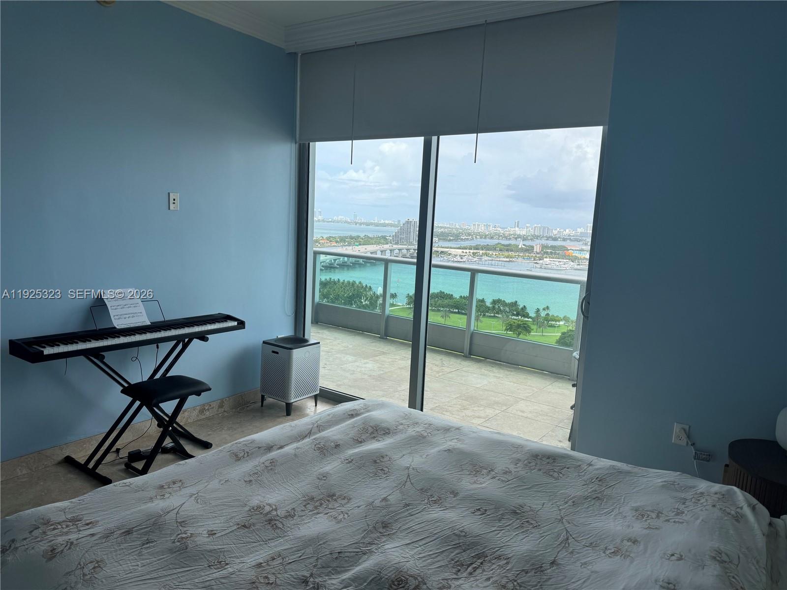 900 BISCAYNE BAY CONDO - Residential Lease