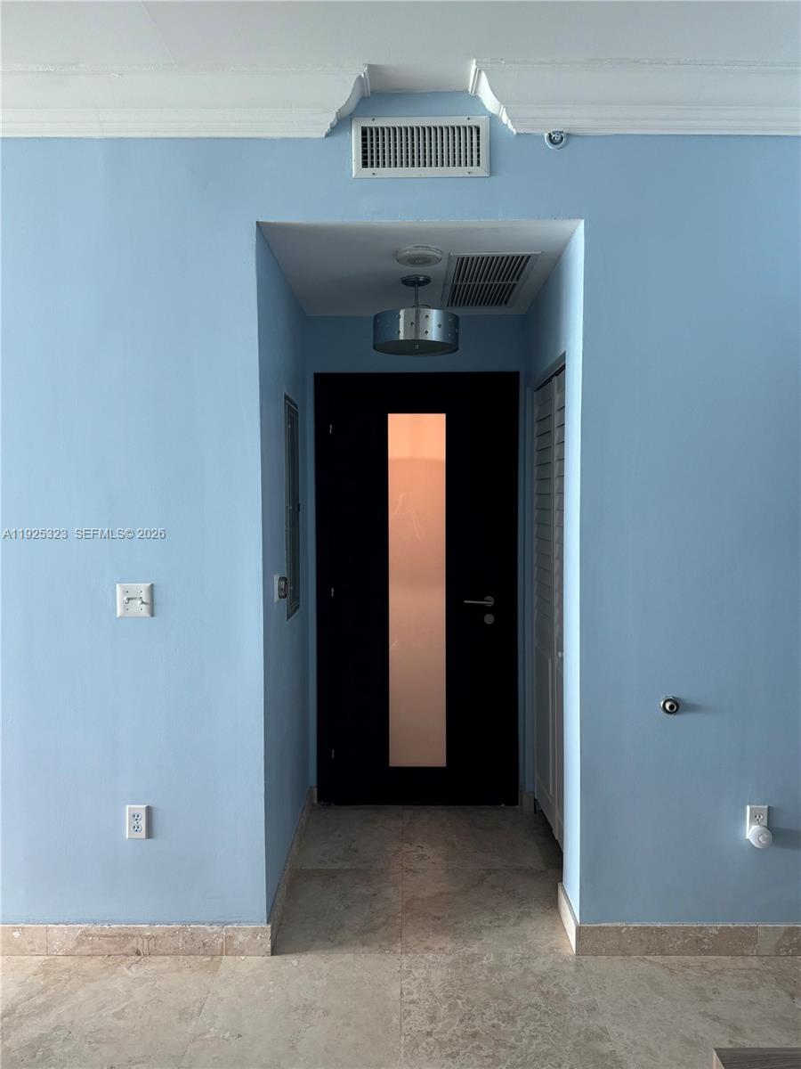 900 BISCAYNE BAY CONDO - Residential Lease