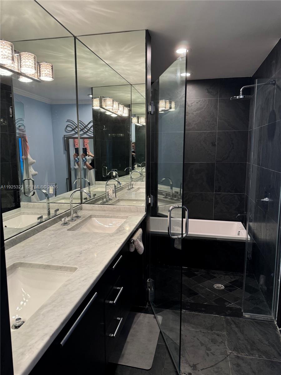 900 BISCAYNE BAY CONDO - Residential Lease