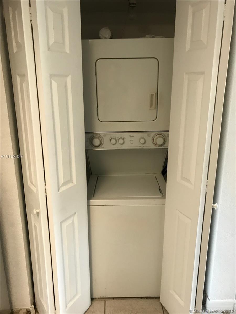 Gables II Twnhms Condo - Residential Lease