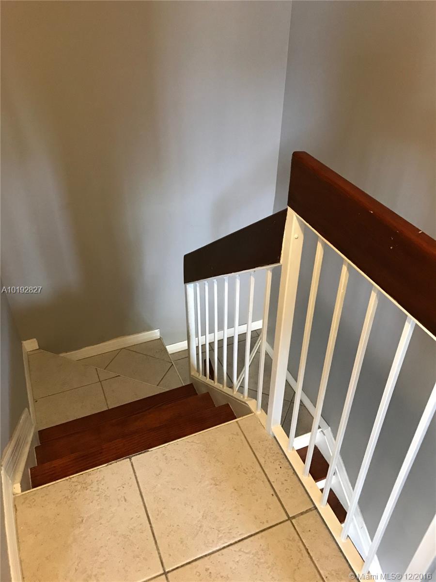 Gables II Twnhms Condo - Residential Lease