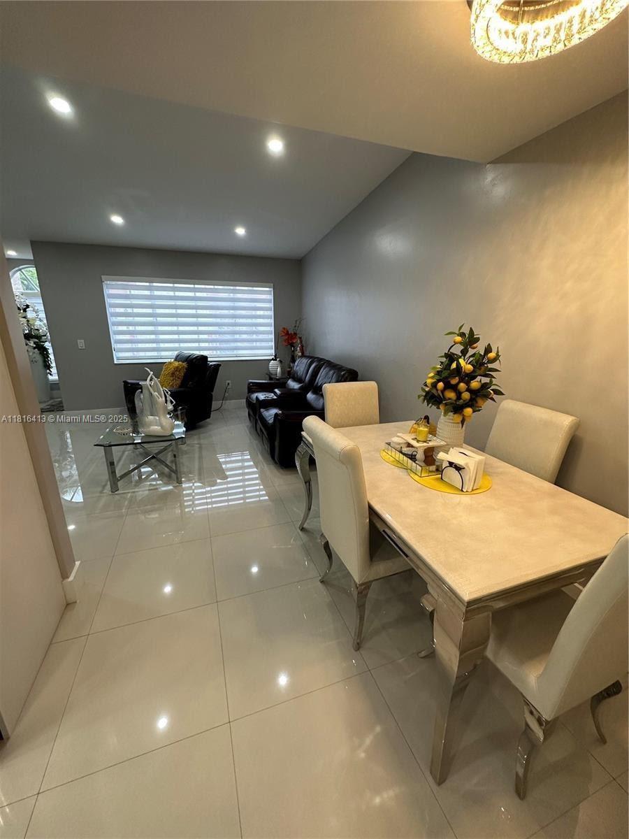 FOUNTAIN PK VILLAGE HOMES - Residential Lease
