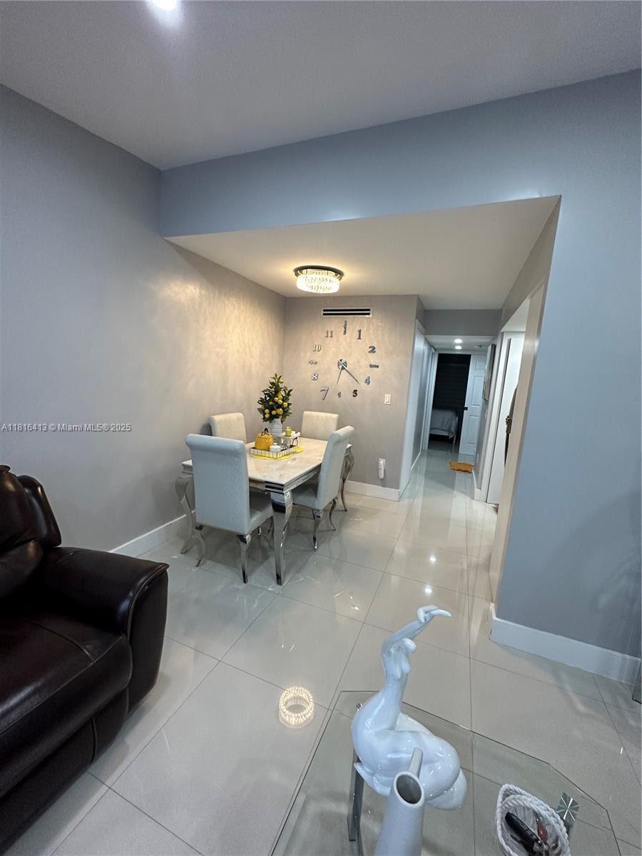 FOUNTAIN PK VILLAGE HOMES - Residential Lease