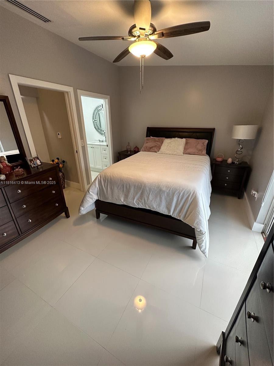 FOUNTAIN PK VILLAGE HOMES - Residential Lease