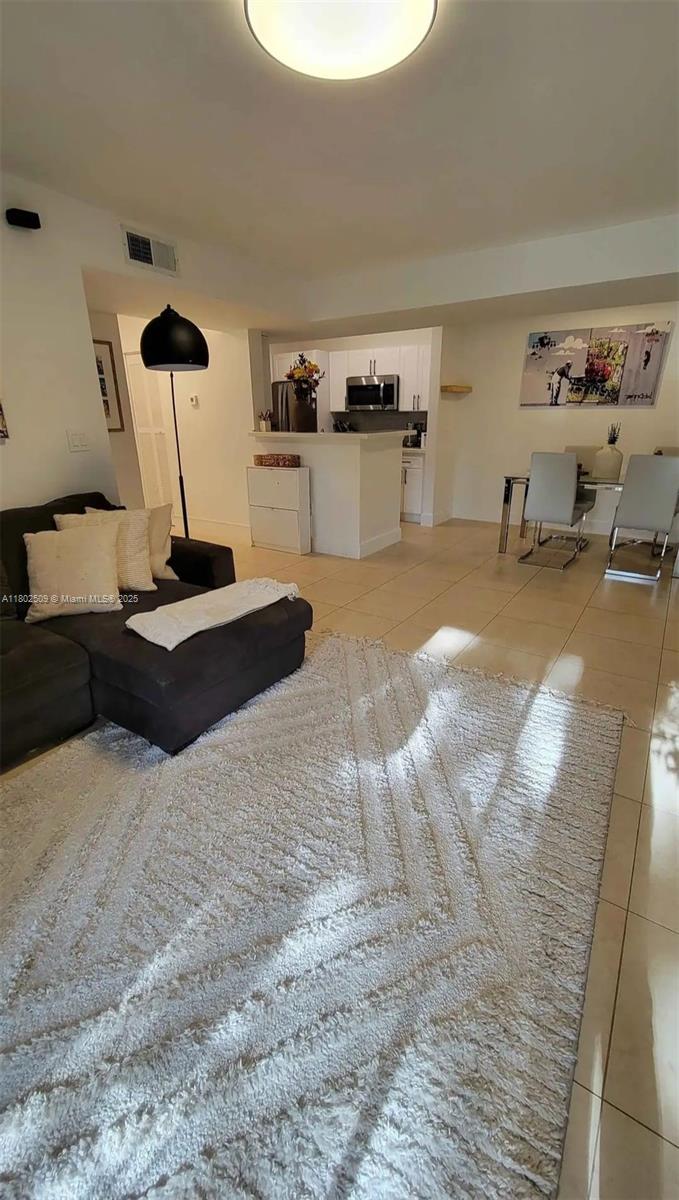 VISTA LAGO AT THE HAMMOCK - Residential