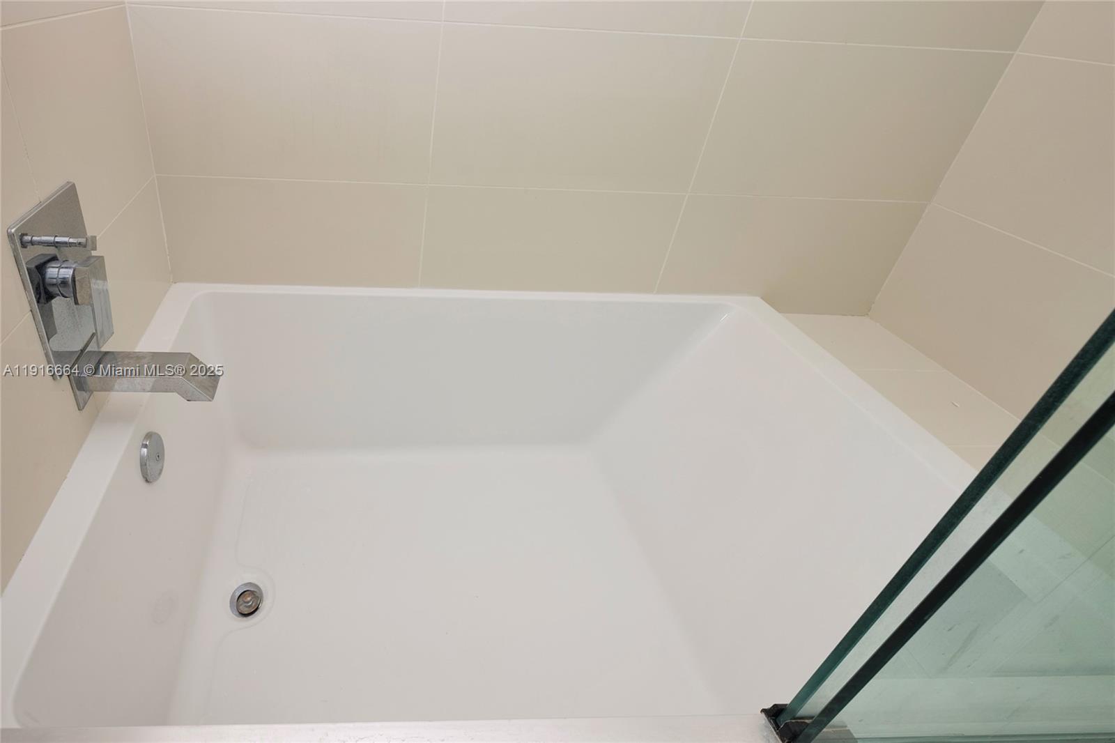 BRICKELL HEIGHTS EAST CON - Residential