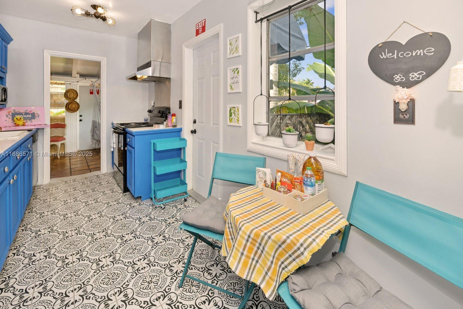 HOLLYWOOD SOUTH SIDE ADD - Residential Lease