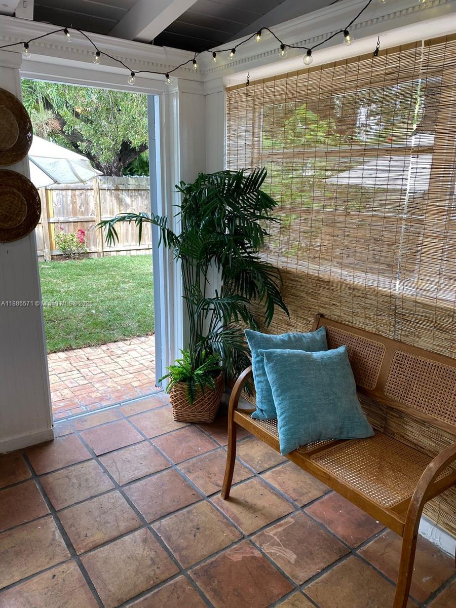 HOLLYWOOD SOUTH SIDE ADD - Residential Lease