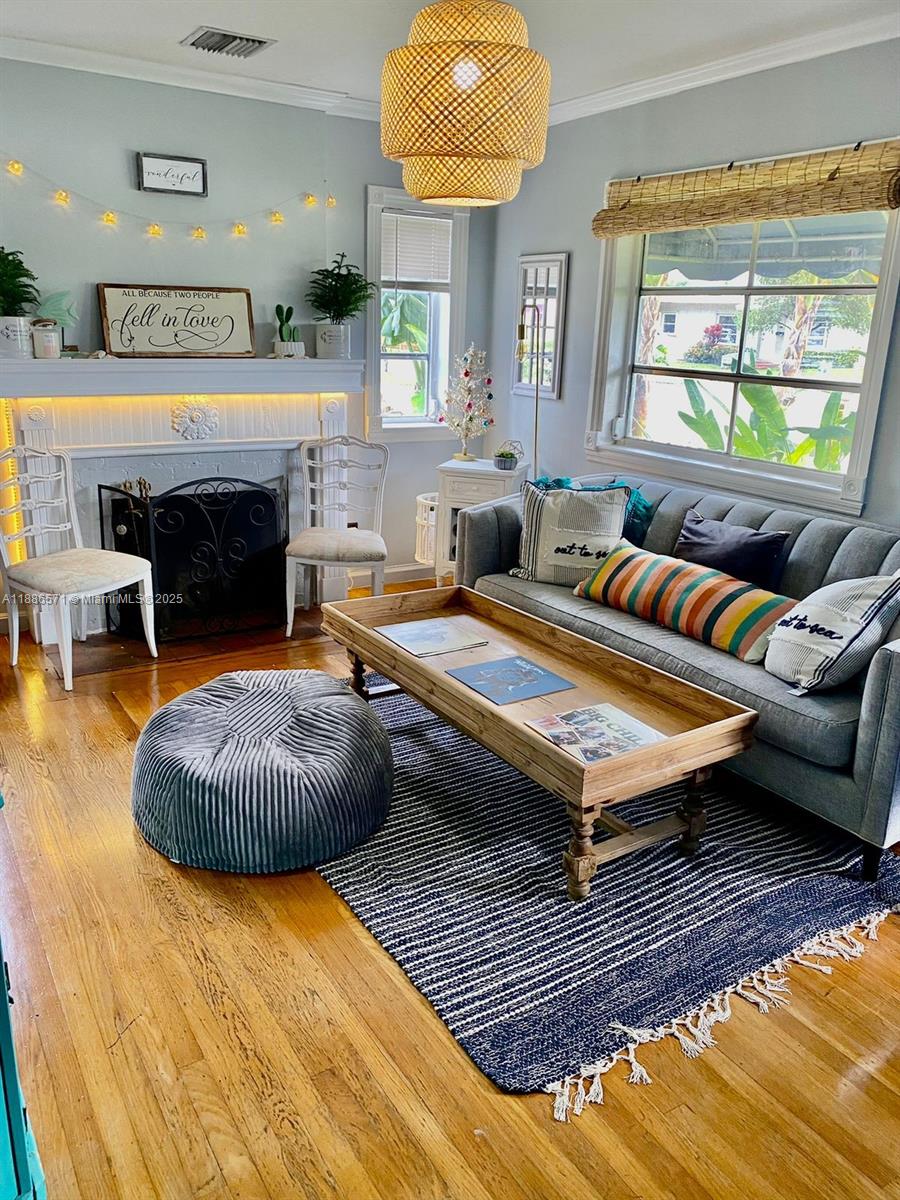 HOLLYWOOD SOUTH SIDE ADD - Residential Lease