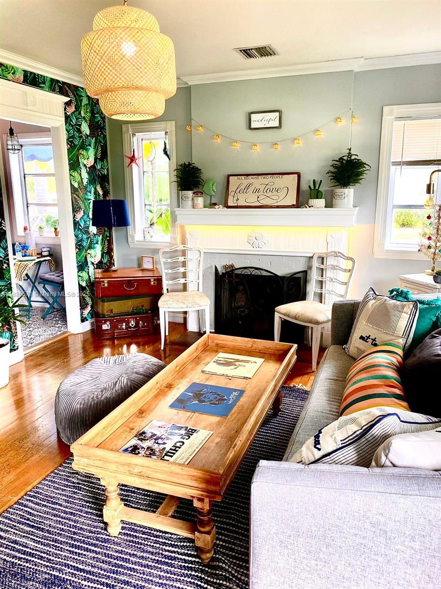 HOLLYWOOD SOUTH SIDE ADD - Residential Lease