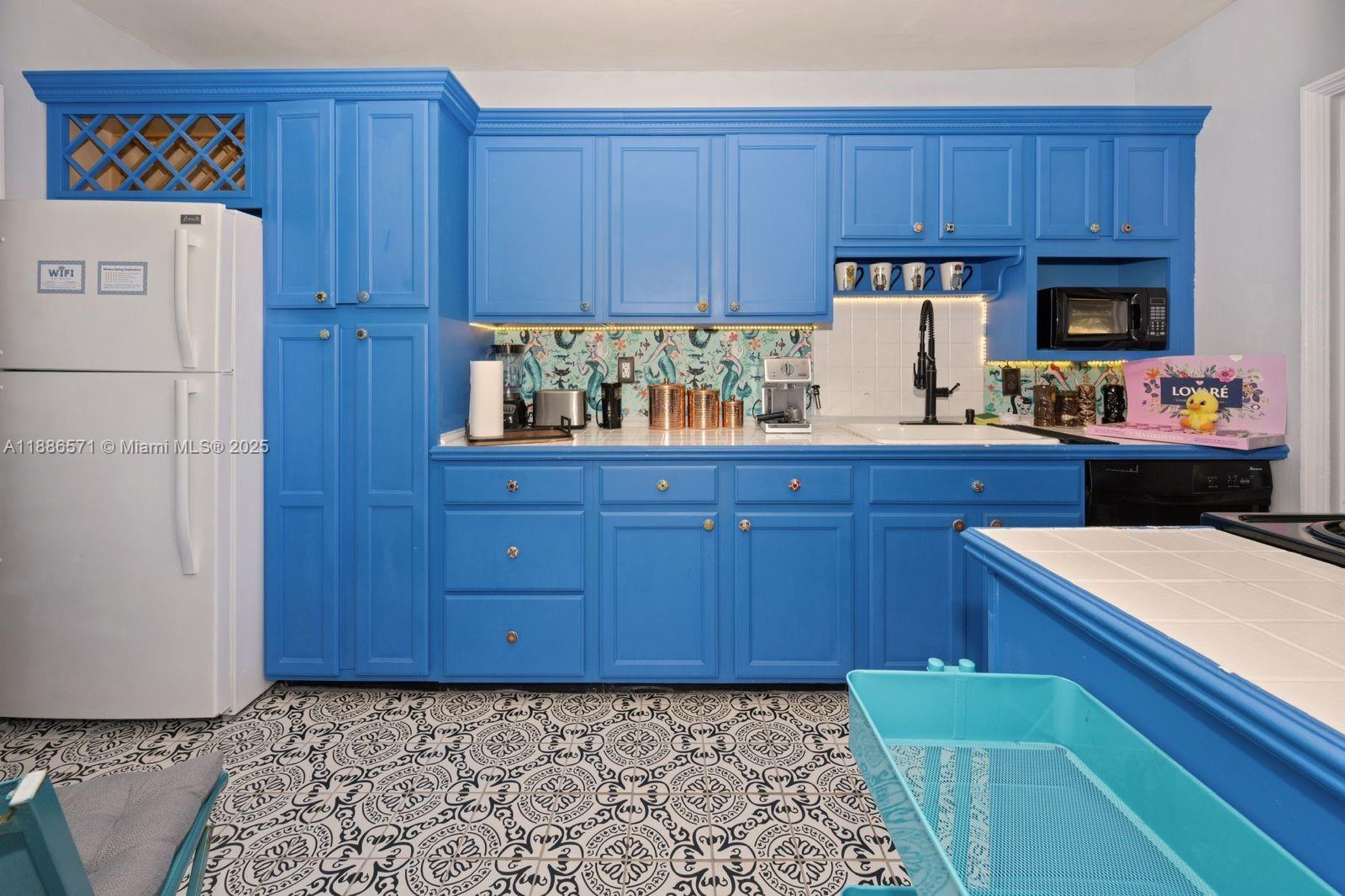 HOLLYWOOD SOUTH SIDE ADD - Residential Lease