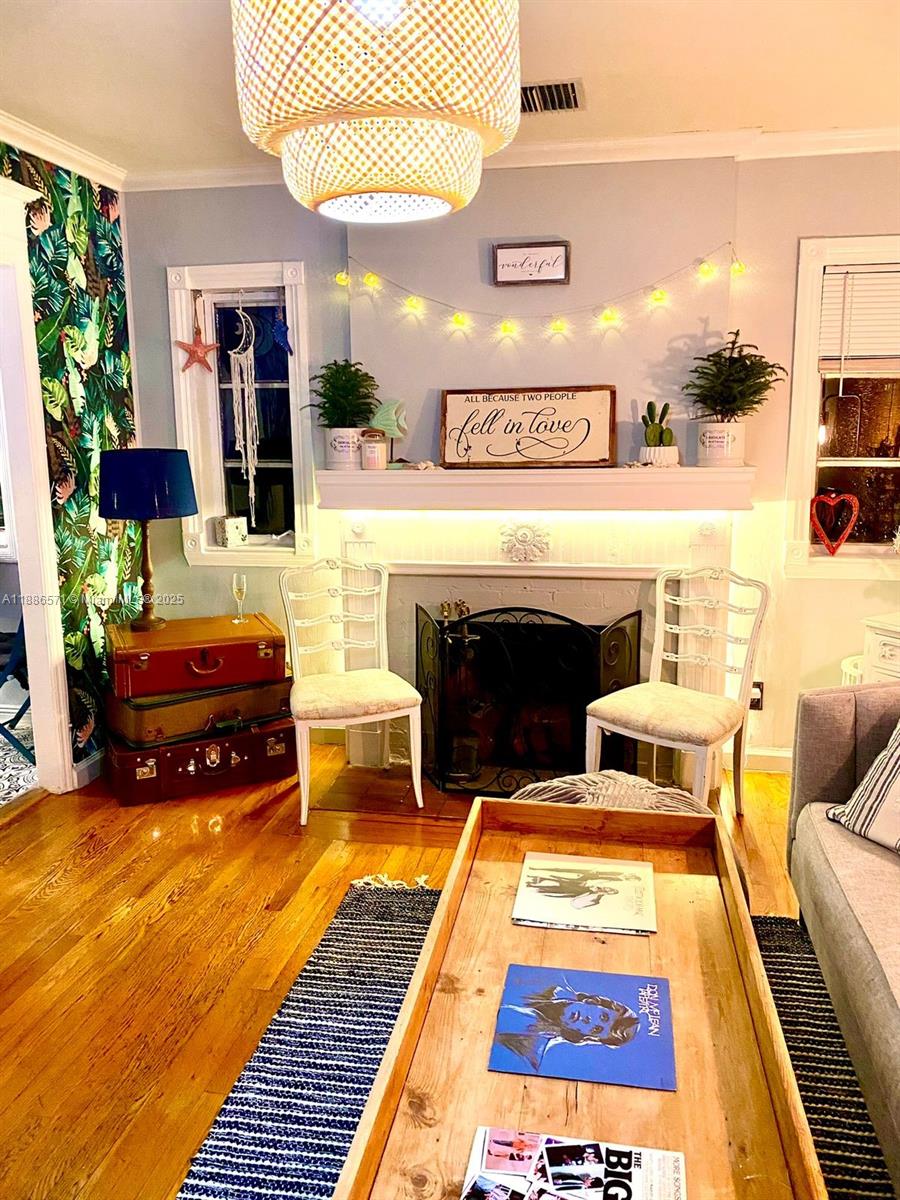 HOLLYWOOD SOUTH SIDE ADD - Residential Lease