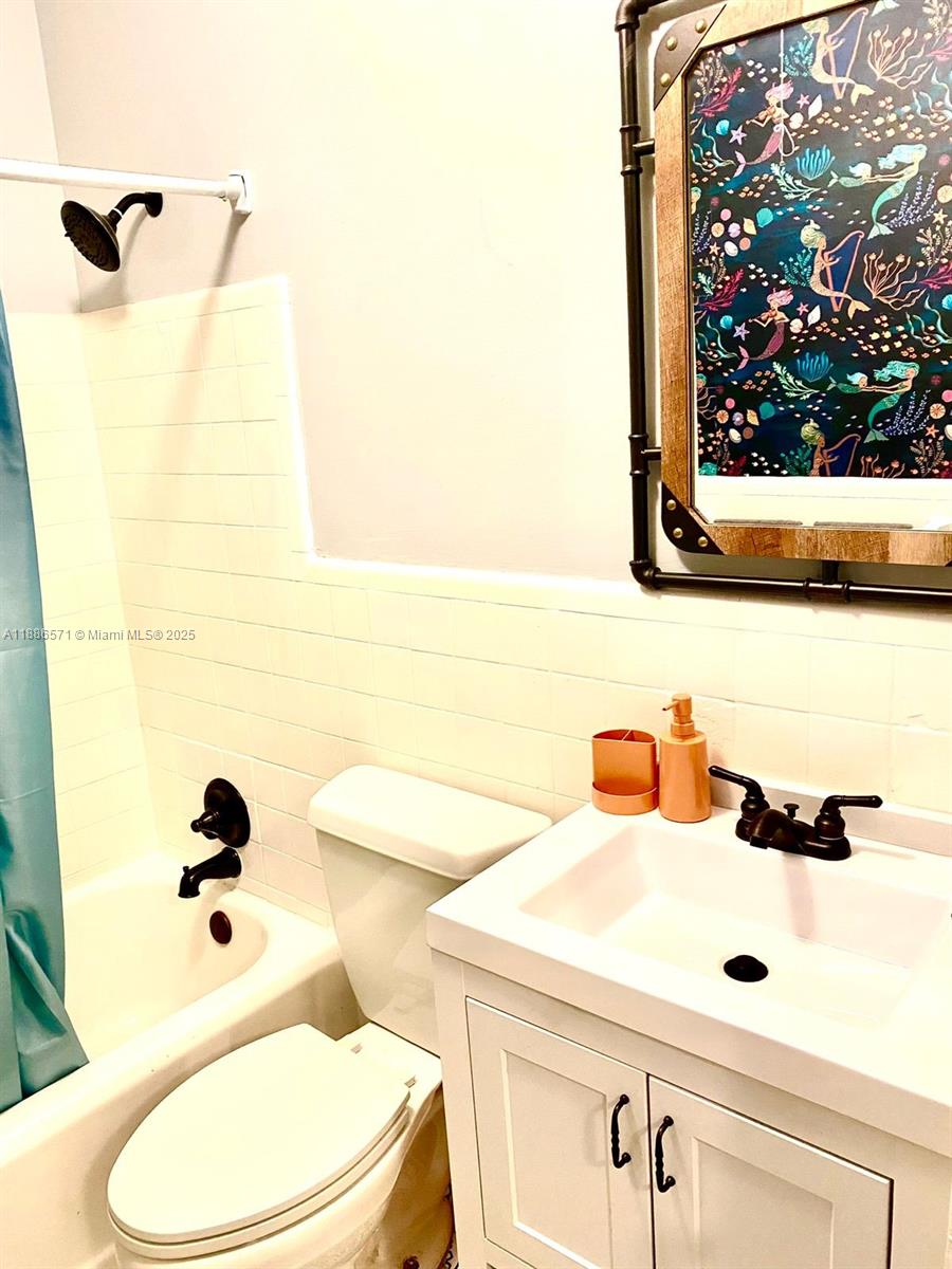 HOLLYWOOD SOUTH SIDE ADD - Residential Lease