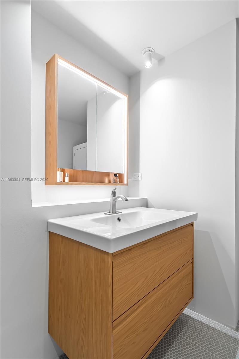 JEFFERSON VILLAS CONDO - Residential