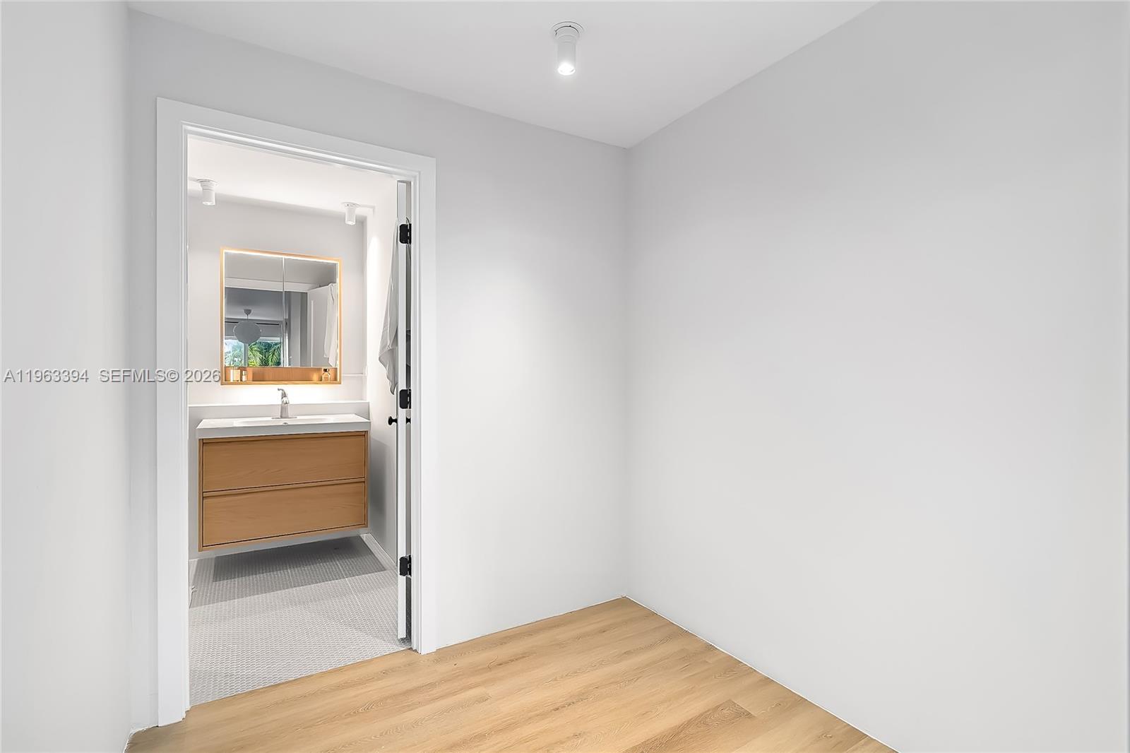 JEFFERSON VILLAS CONDO - Residential