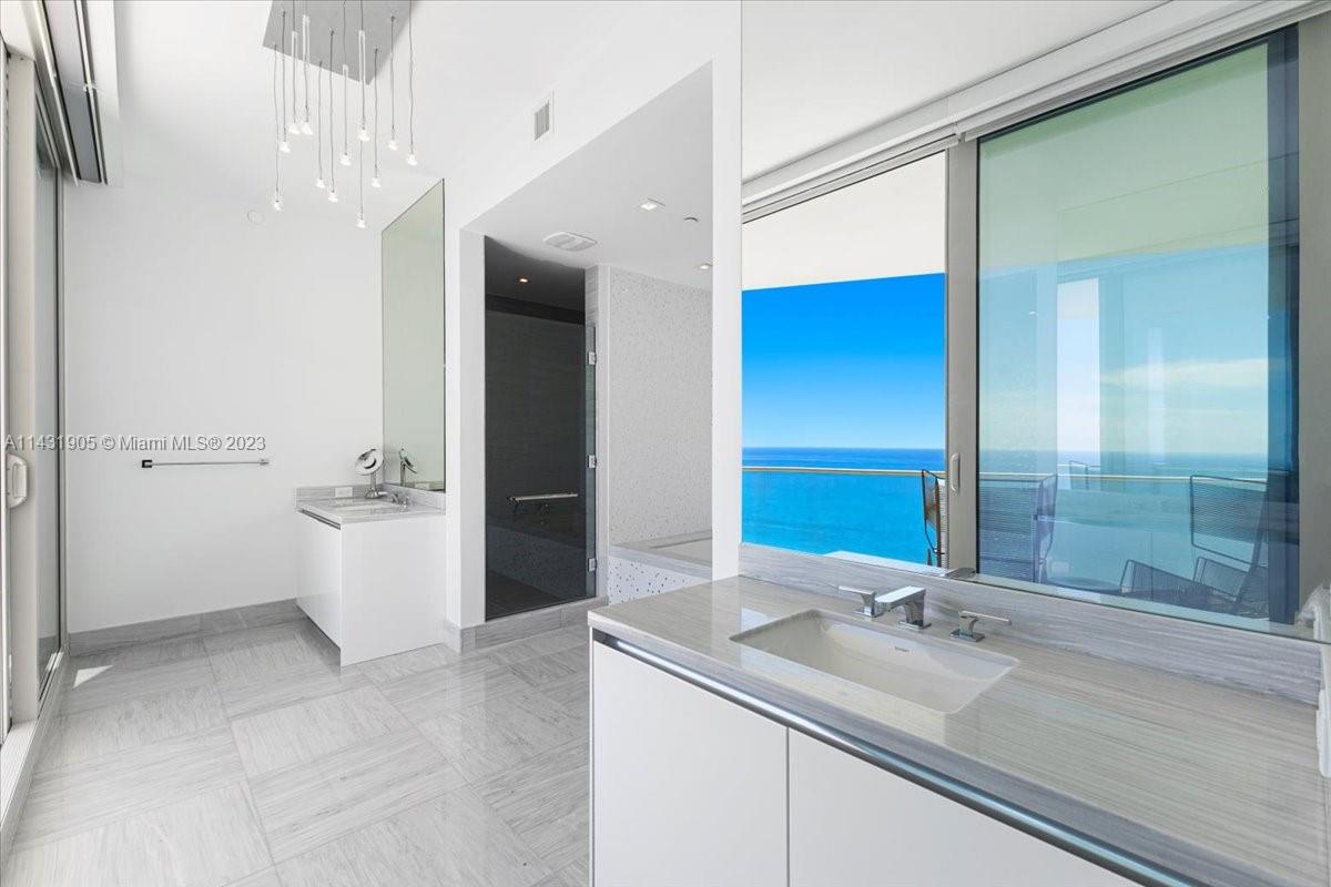 JADE SIGNATURE CONDO - Residential