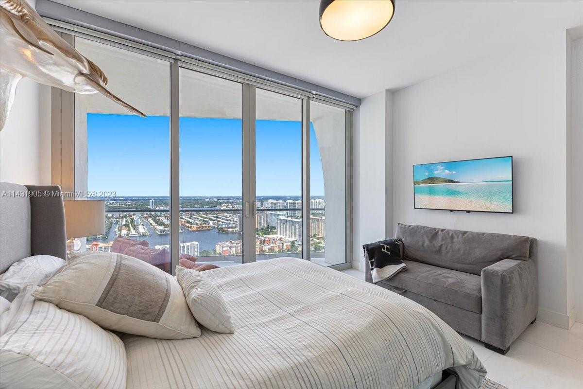 JADE SIGNATURE CONDO - Residential