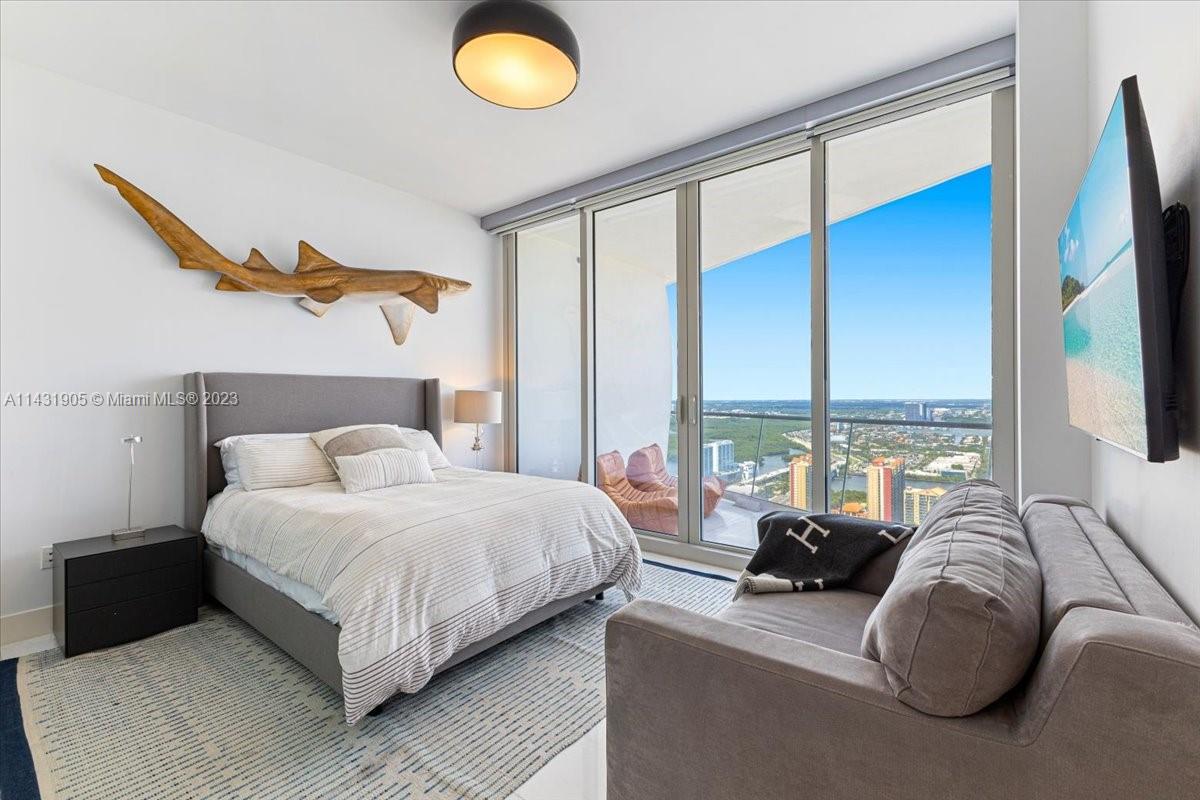 JADE SIGNATURE CONDO - Residential