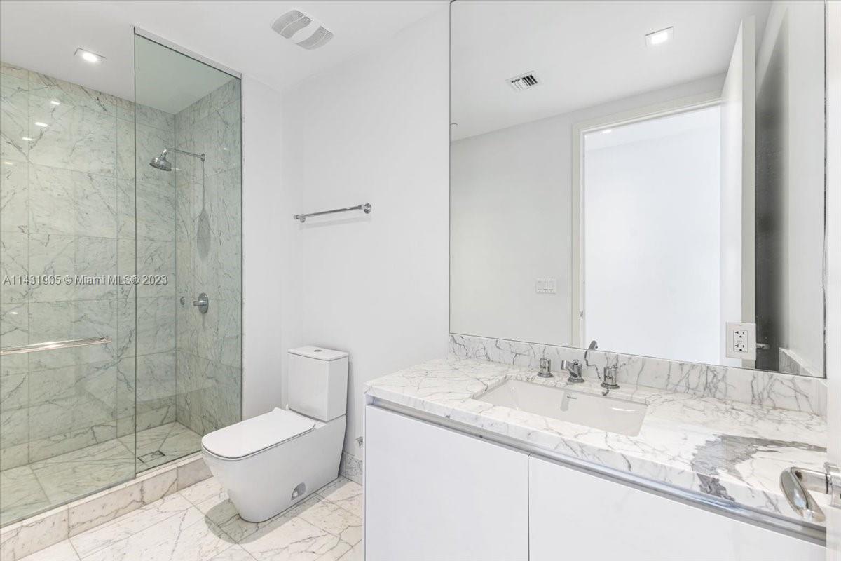 JADE SIGNATURE CONDO - Residential