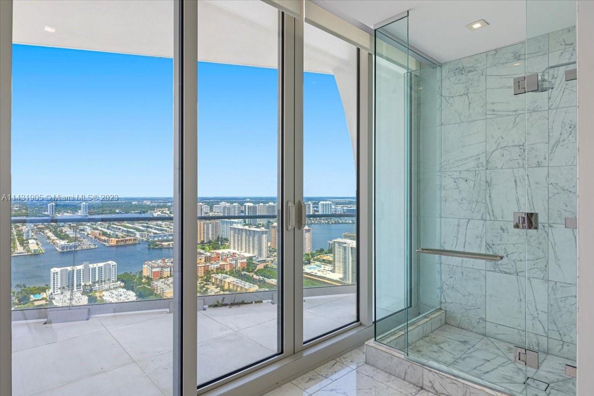 JADE SIGNATURE CONDO - Residential