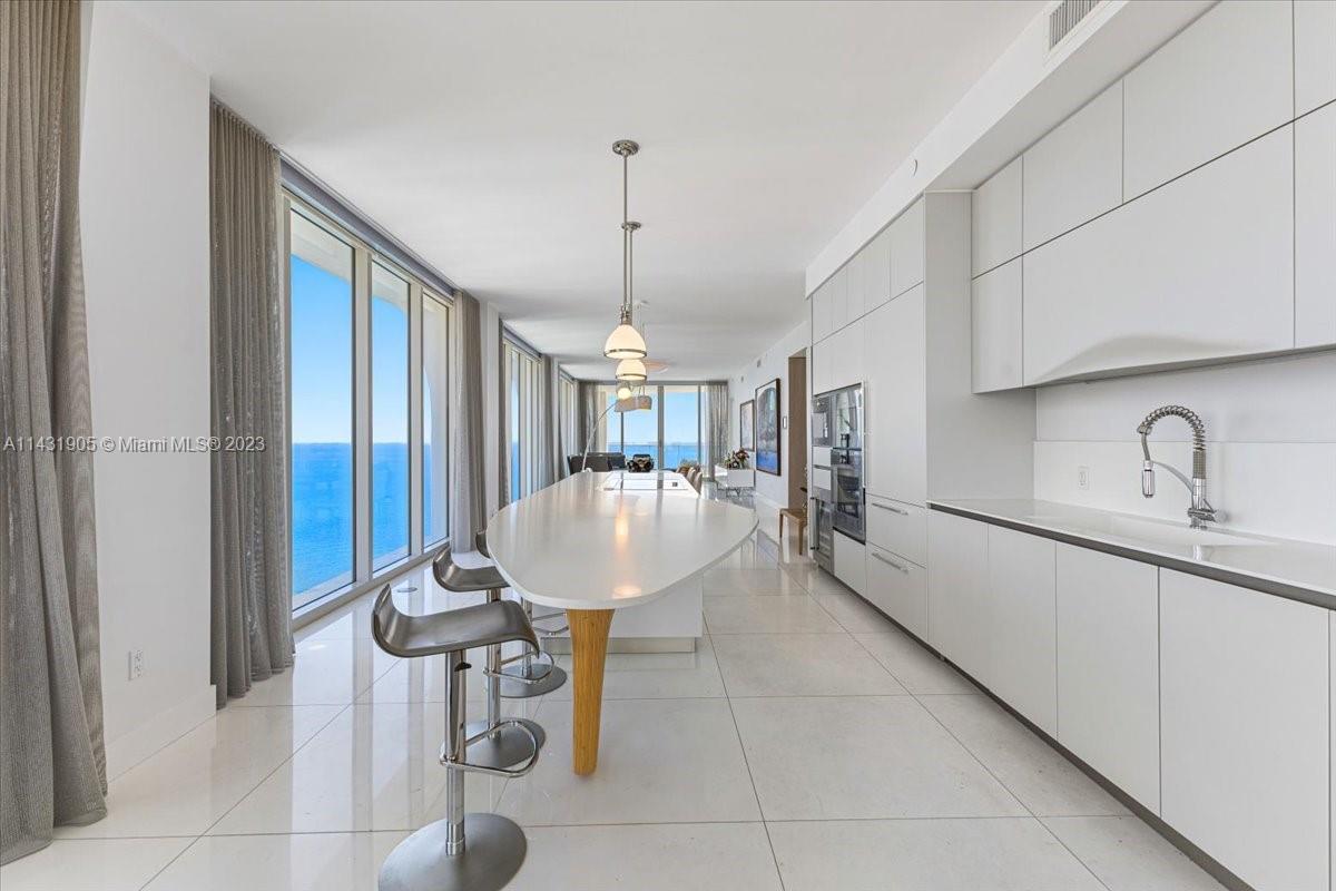 JADE SIGNATURE CONDO - Residential