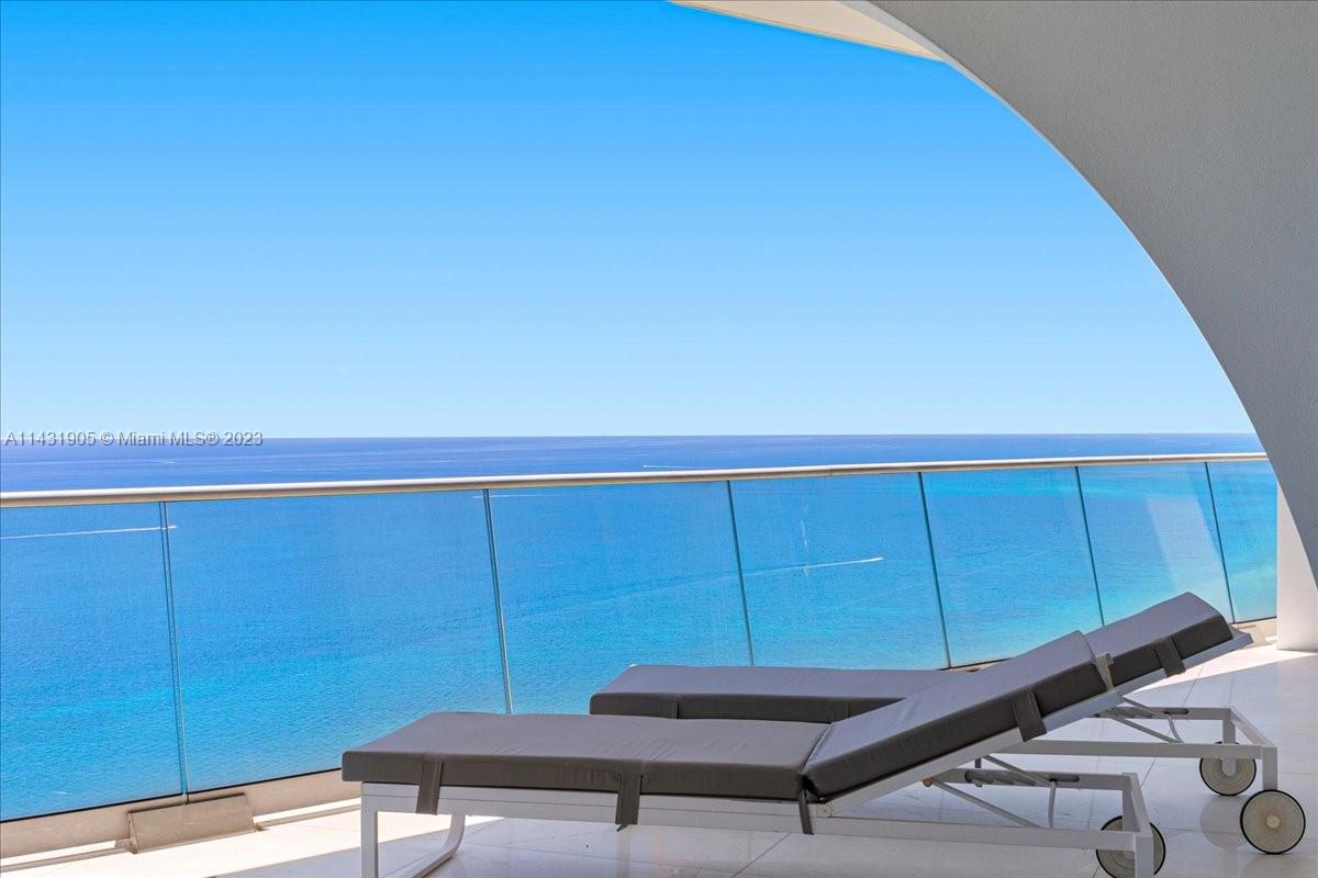 JADE SIGNATURE CONDO - Residential