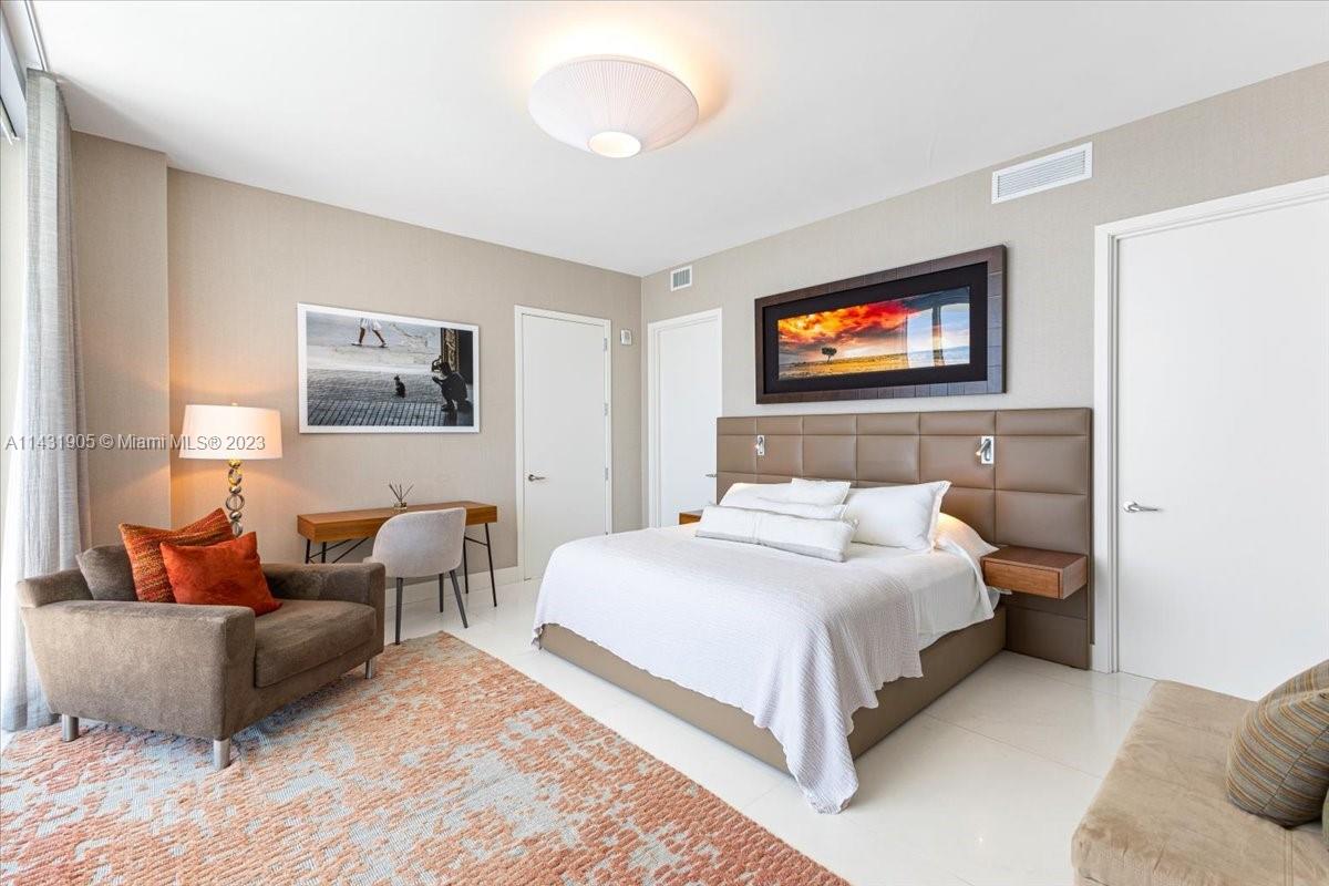 JADE SIGNATURE CONDO - Residential