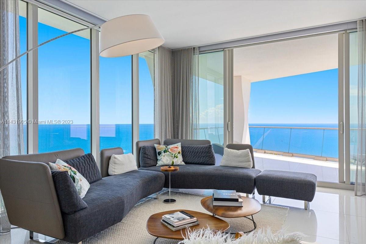 JADE SIGNATURE CONDO - Residential