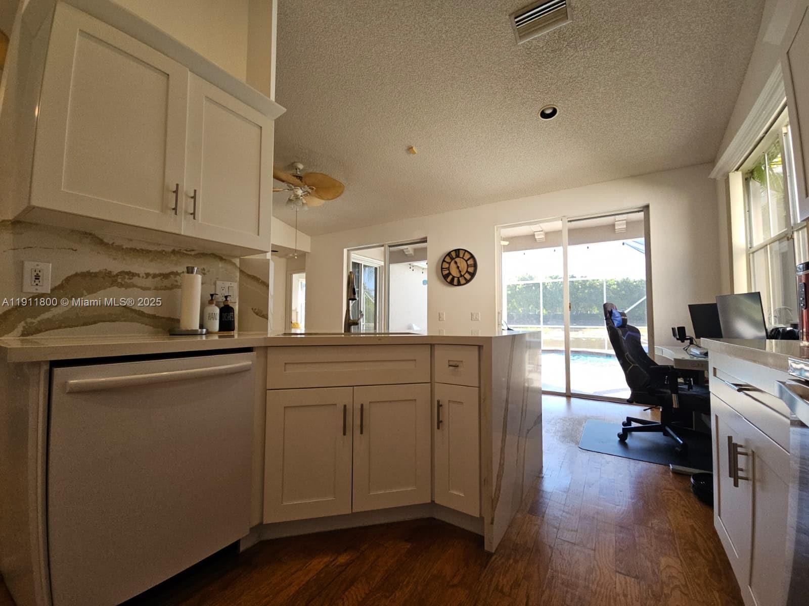 SAVANNAH FALLS - Residential Lease