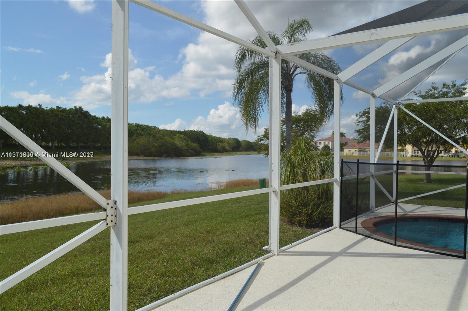 SAVANNAH FALLS - Residential Lease