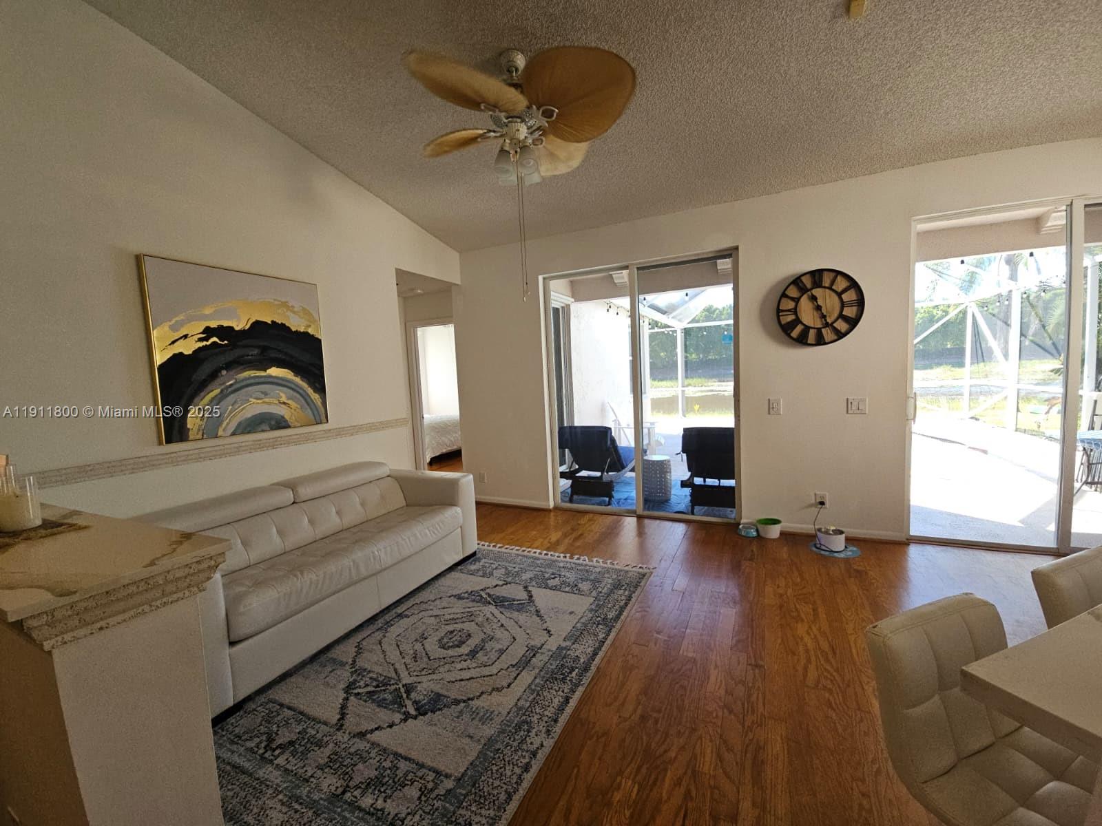 SAVANNAH FALLS - Residential Lease