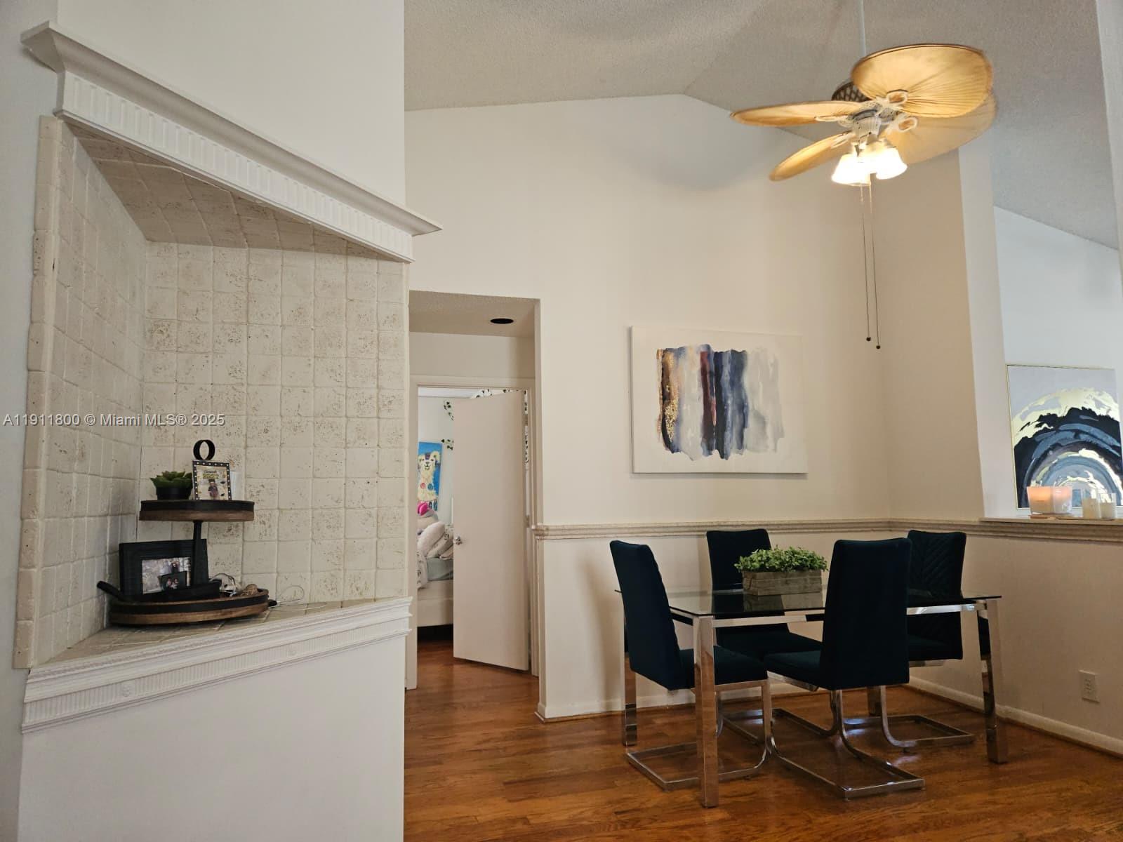 SAVANNAH FALLS - Residential Lease