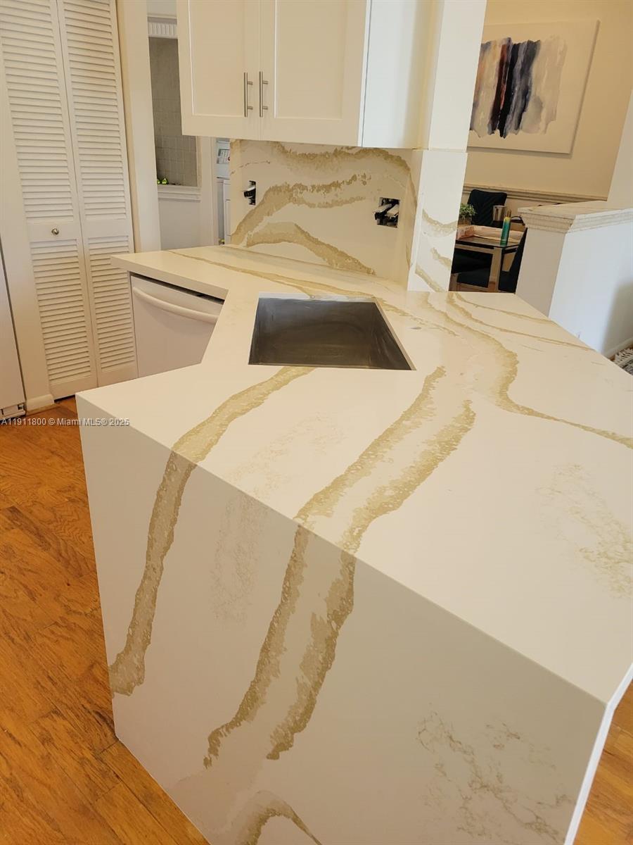 SAVANNAH FALLS - Residential Lease