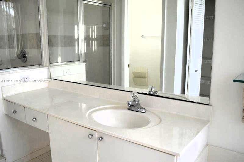 SAVANNAH FALLS - Residential Lease