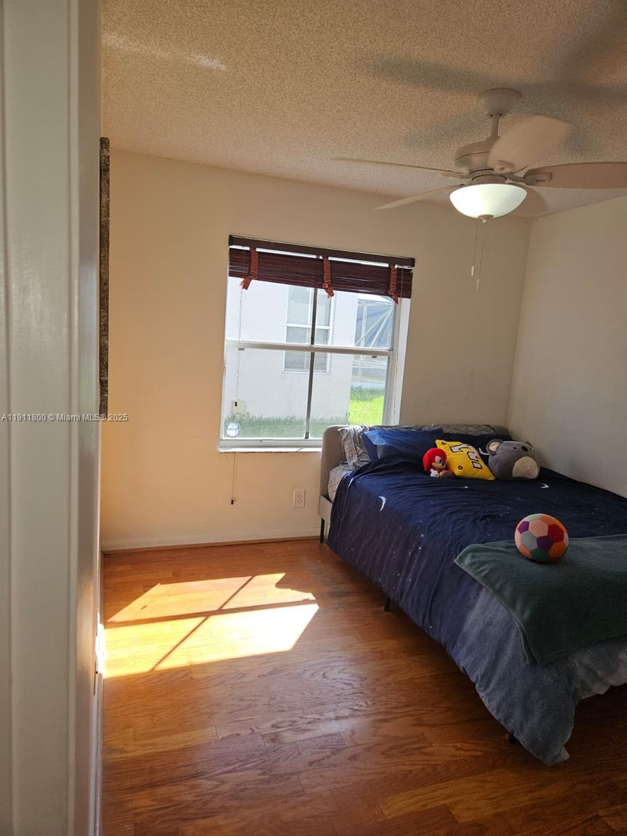 SAVANNAH FALLS - Residential Lease